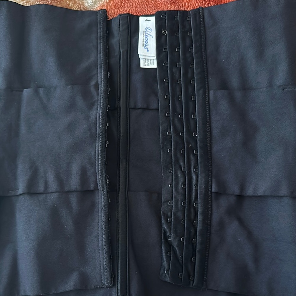 Black Waist Trainer with Hook Closures - Picture 6 of 6